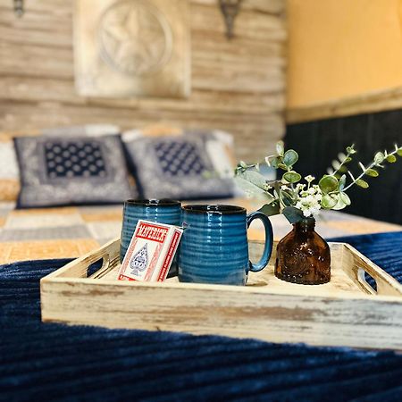 Acorn Hideaways Canton Rustic Old West Frontier Suite Exterior photo