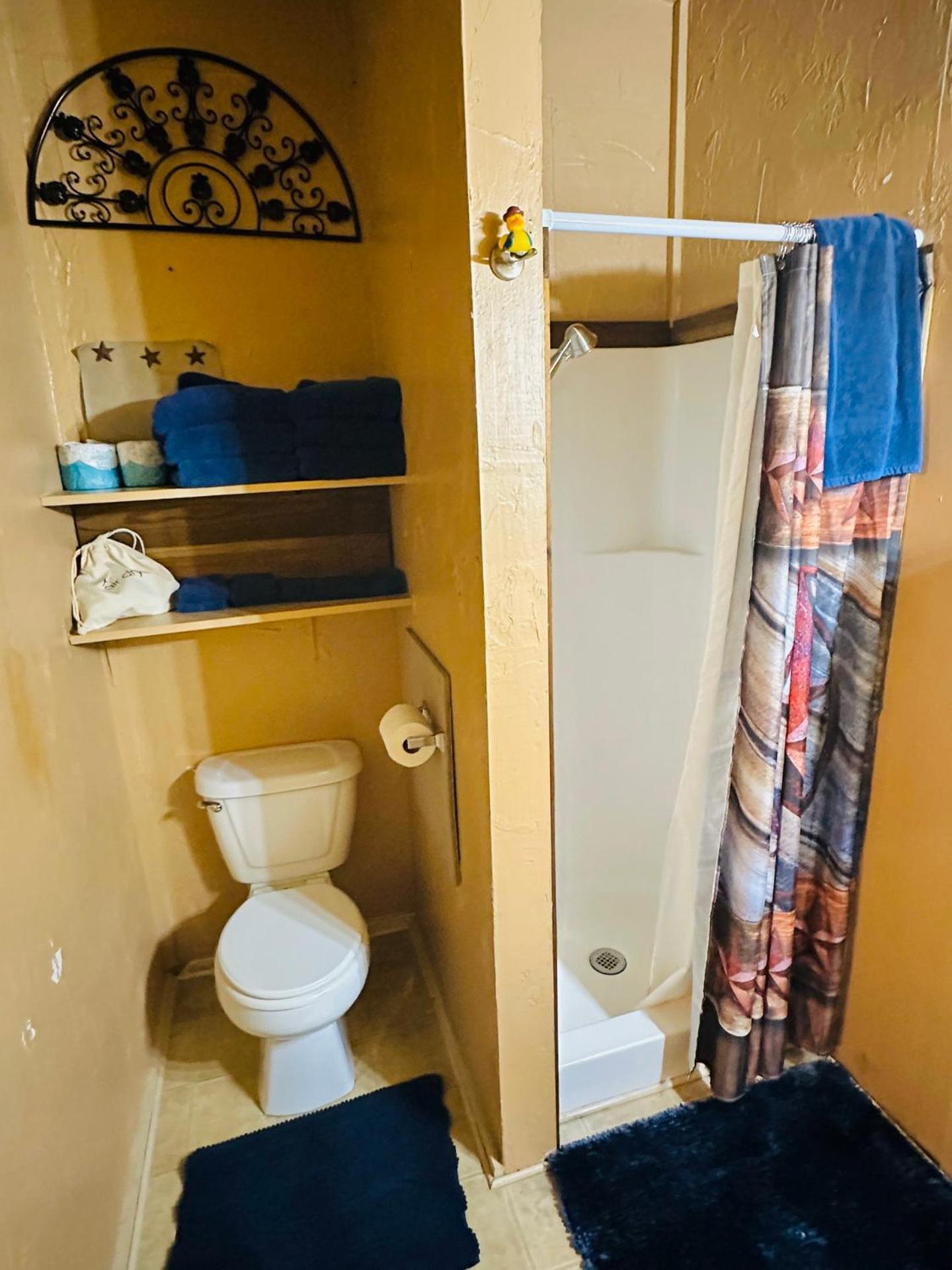 Acorn Hideaways Canton Rustic Old West Frontier Suite Exterior photo